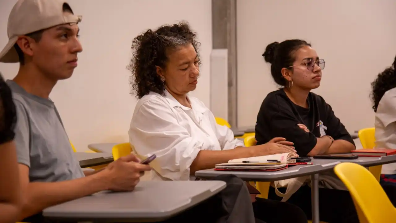 Medellínglish transformó la vida de más de 6 mil personas