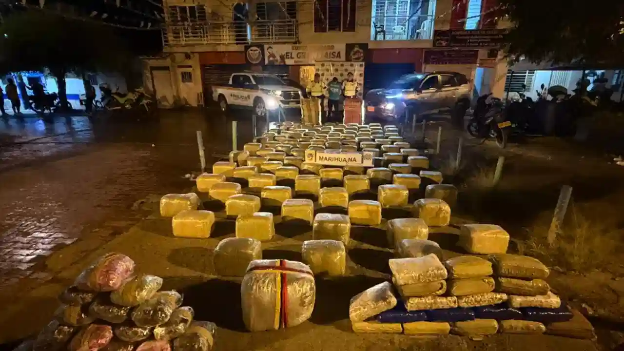 Persecución policial terminó con ‘narco-camioneta’ estrellada y cargada de marihuana