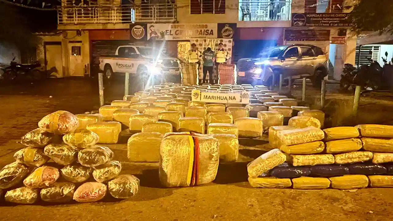 Persecución policial terminó con ‘narco-camioneta’ estrellada y cargada de marihuana