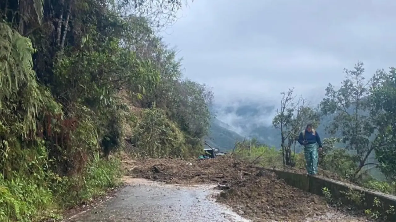 La lluvia pasó factura: derrumbe tapa la vía Nariño–Sonsón