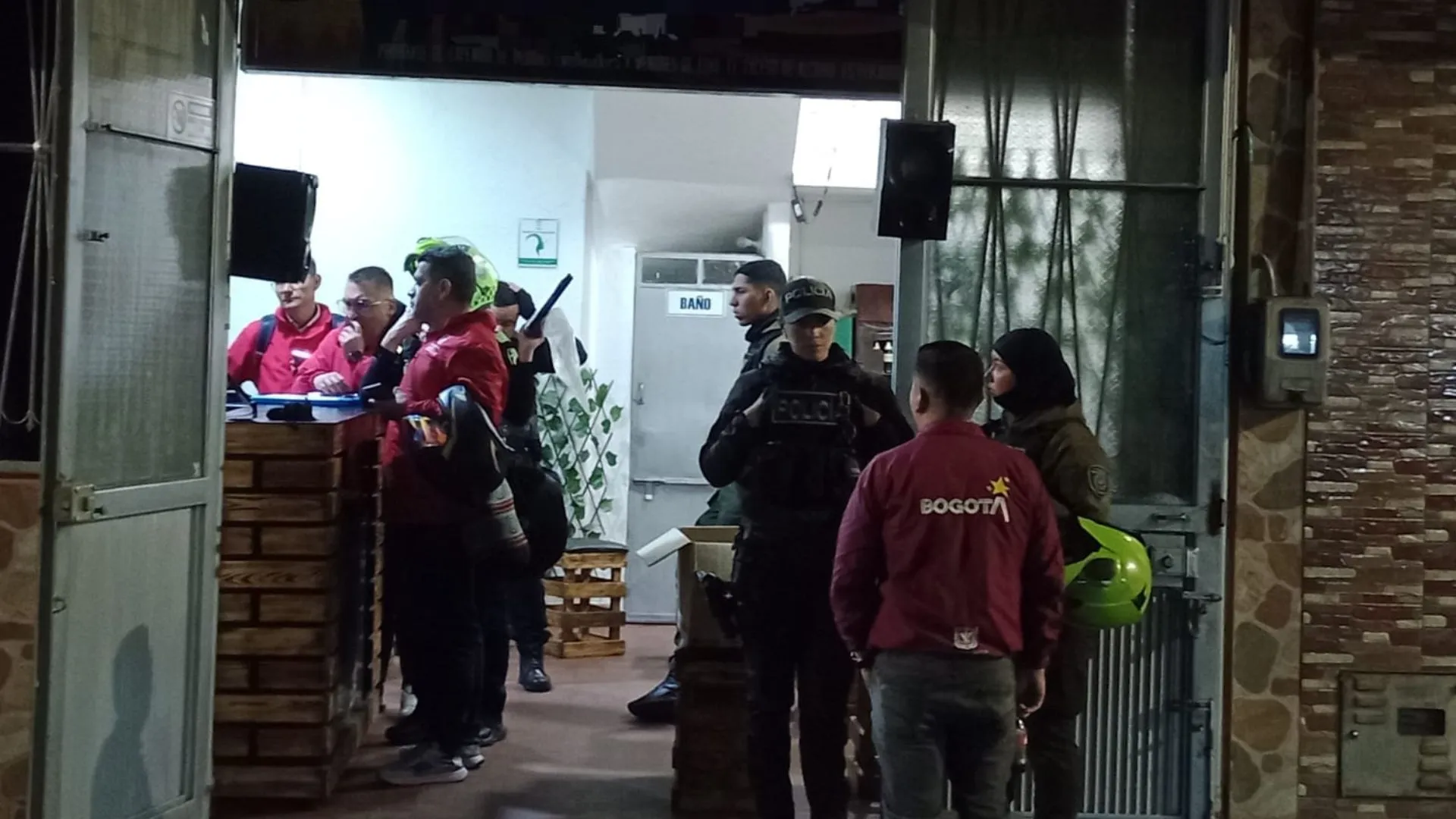 ¡Pilas con lo que toma! Cae administrador de bar en Engativá por vender licor adulterado