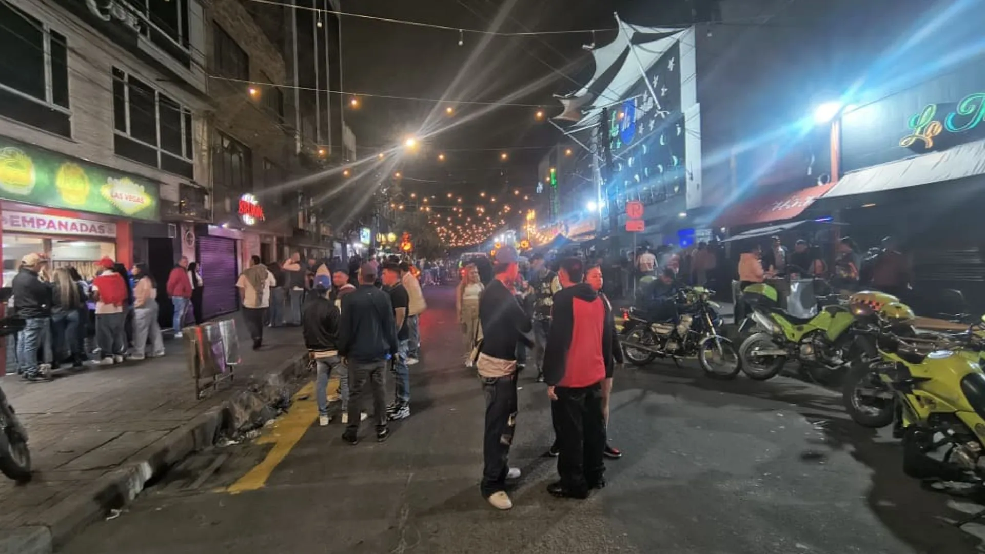 ¡Sellado y bajo investigación! Bar en Bogotá escondía menores y varias dosis de drogas en su bodega