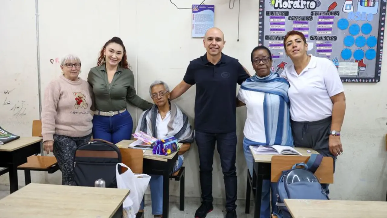 ¡A estudiar se dijo! Bello abre cupos para que los adultos mayores terminen la primaria