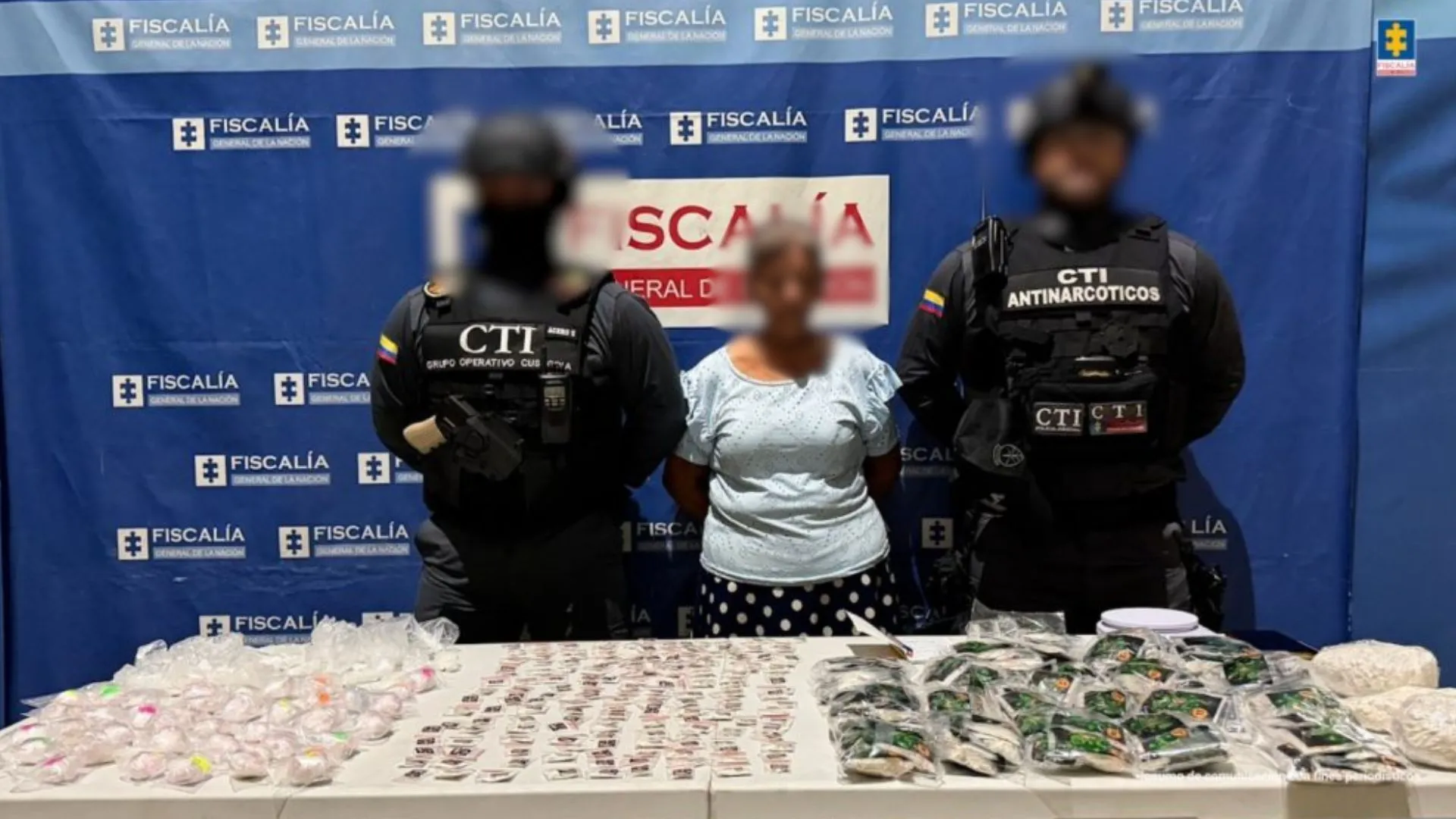 Mujer de 73 años capturada en Medellín por dosificar y almacenar cocaína en su propia casa