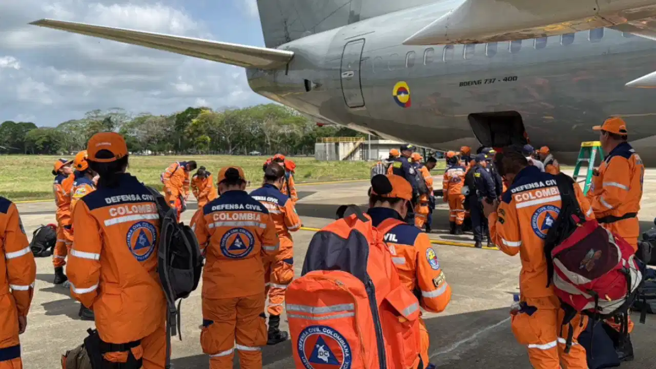 FAC transporta más de 80 toneladas de ayuda humanitaria por lluvias en Antioquia y Córdoba