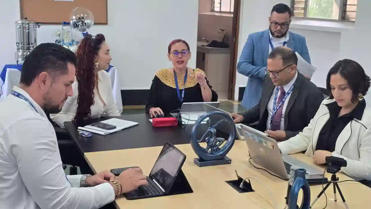 IUBello presenta programas de Artes Digitales ante el Ministerio de Educación