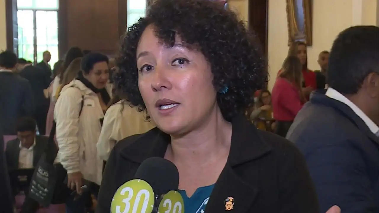 Procuraduría pide no despojar de su investidura a Isabel Zuleta por el 'tarimazo' en Medellín