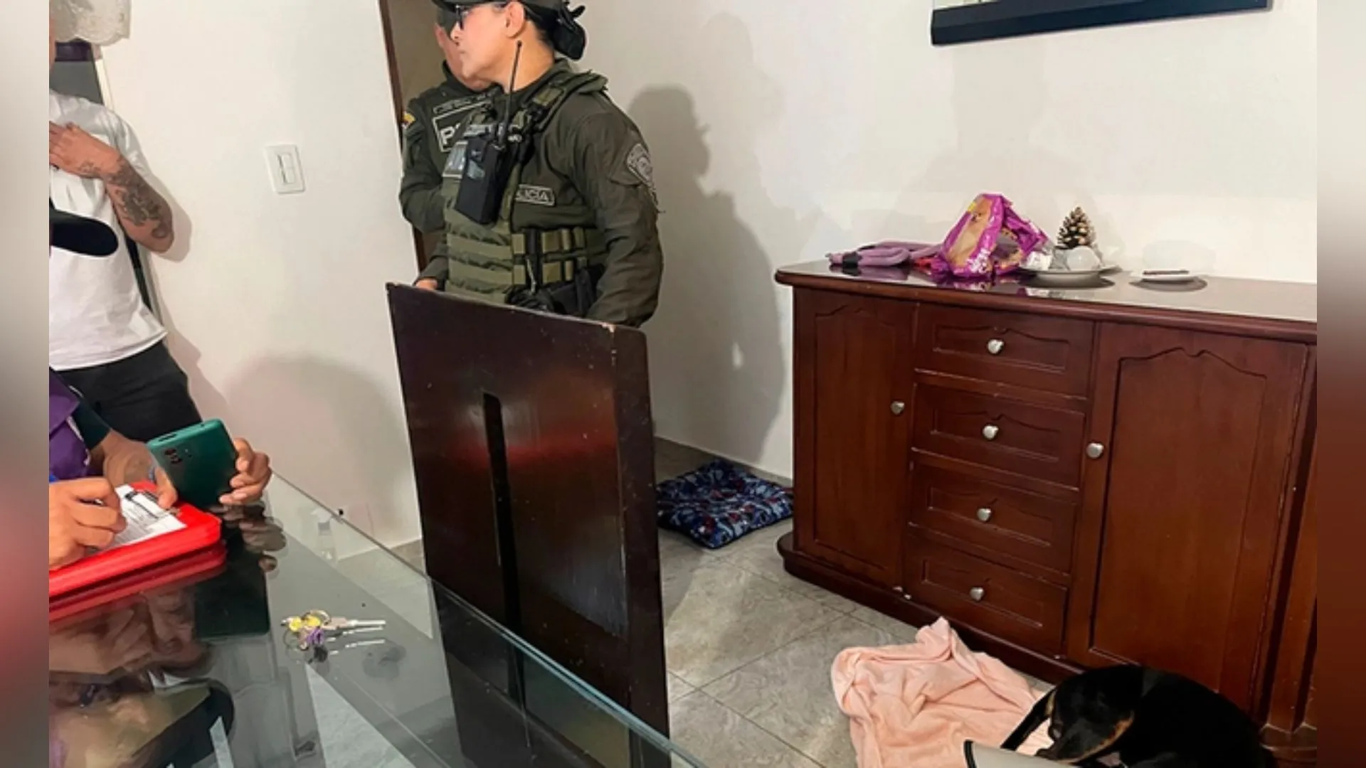 ¡No hay derecho! Video capta a perro siendo arrastrado por un vehículo en Cali; autoridades inician investigación