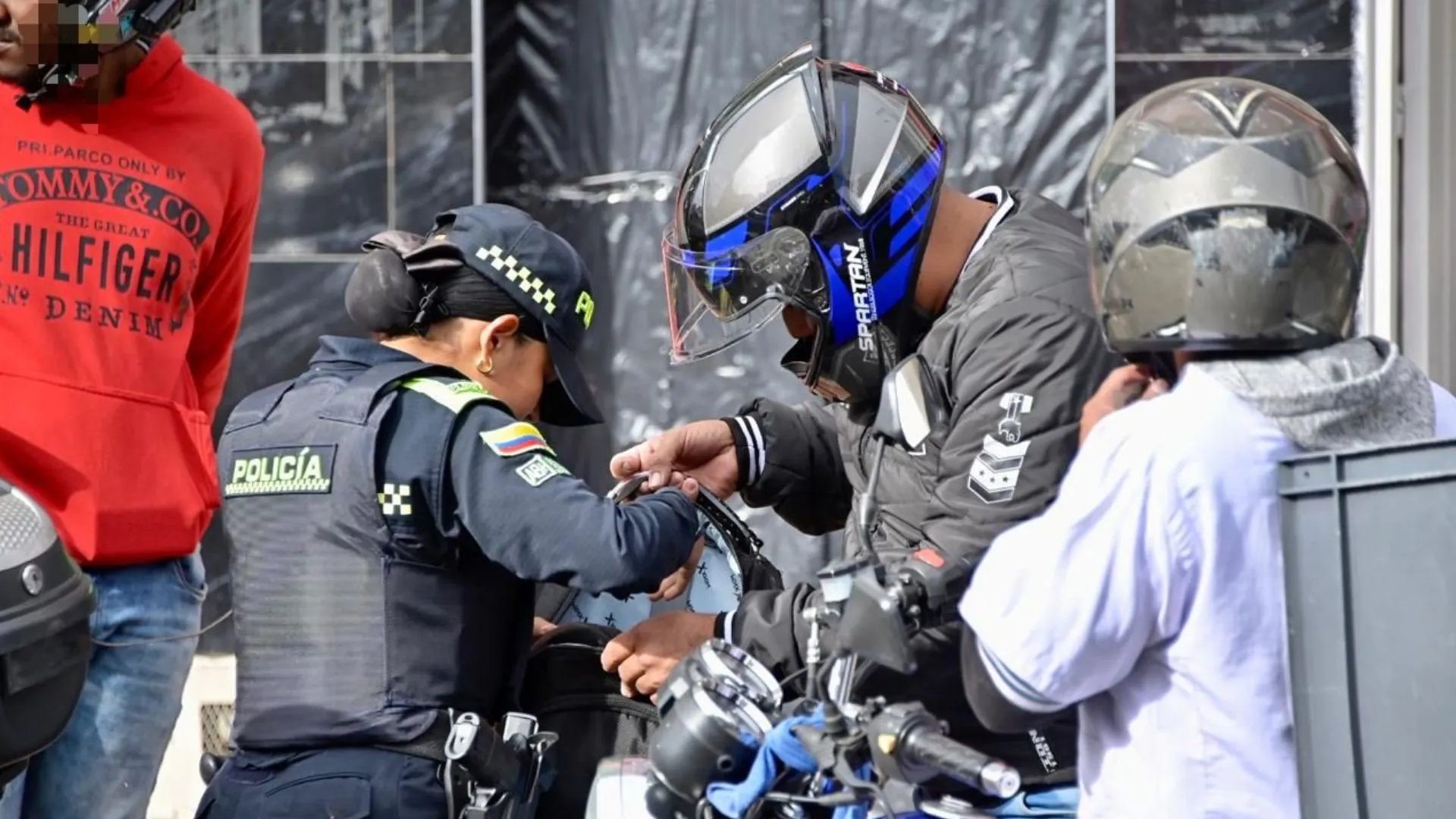 ¡Bogotá no da tregua! Megatoma en el 7 de agosto dejó capturas, incautaciones y cierre de establecimientos