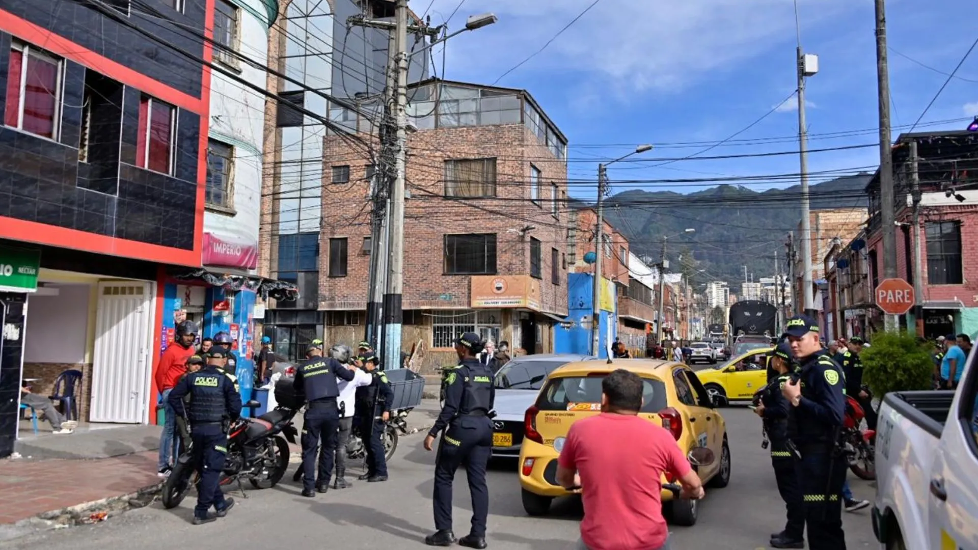 ¡Bogotá no da tregua! Megatoma en el 7 de agosto dejó capturas, incautaciones y cierre de establecimientos