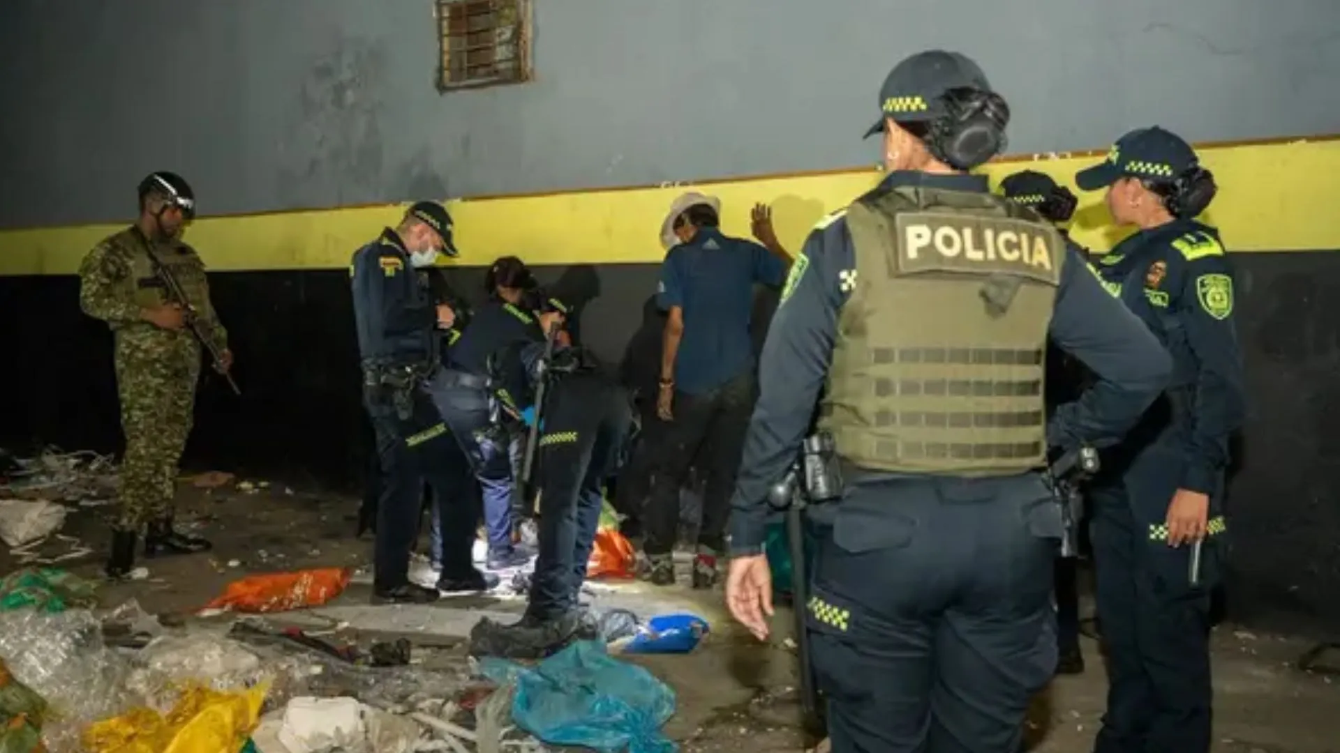 ¡Se les acabó la fiesta! Cierran locales, decomisan máquinas e incautan 200 armas blancas en Cali