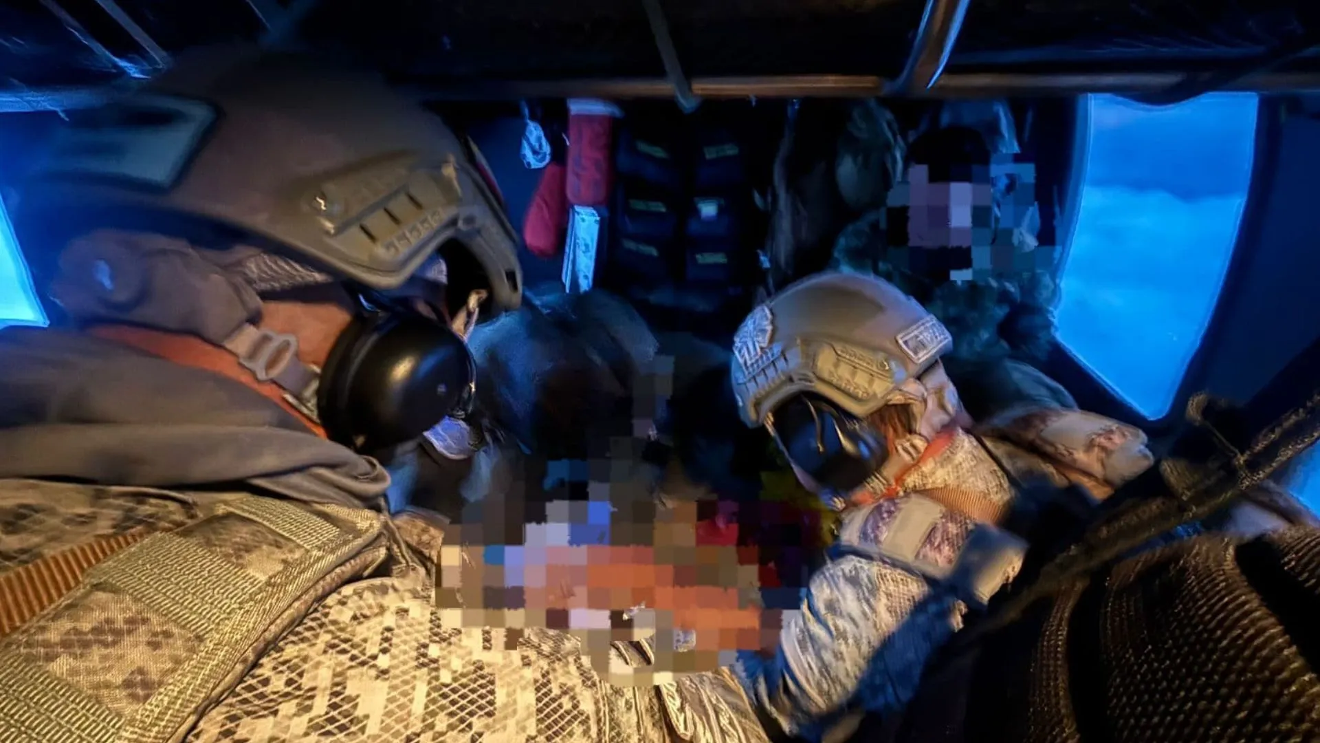 Helicóptero de la FAC evacúa a dos soldados heridos tras ataque con drones en Tarazá, Antioquia