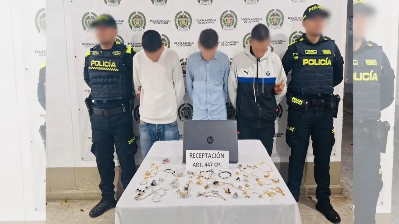 Cámaras captan a apartamenteros en Rionegro: detenidos en parqueadero tras millonario robo