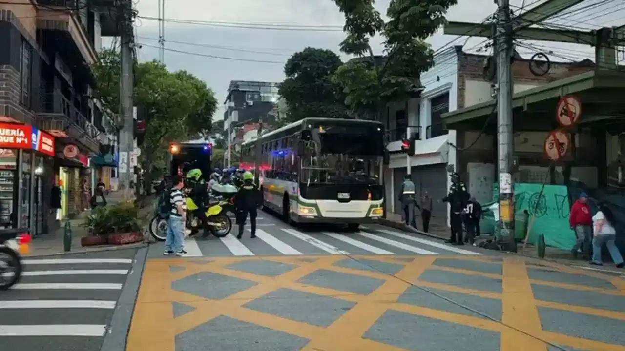 ¿Muy guapos en video? Intervienen el corredor del Metroplús tras ser pillados haciendo piques en Manrique