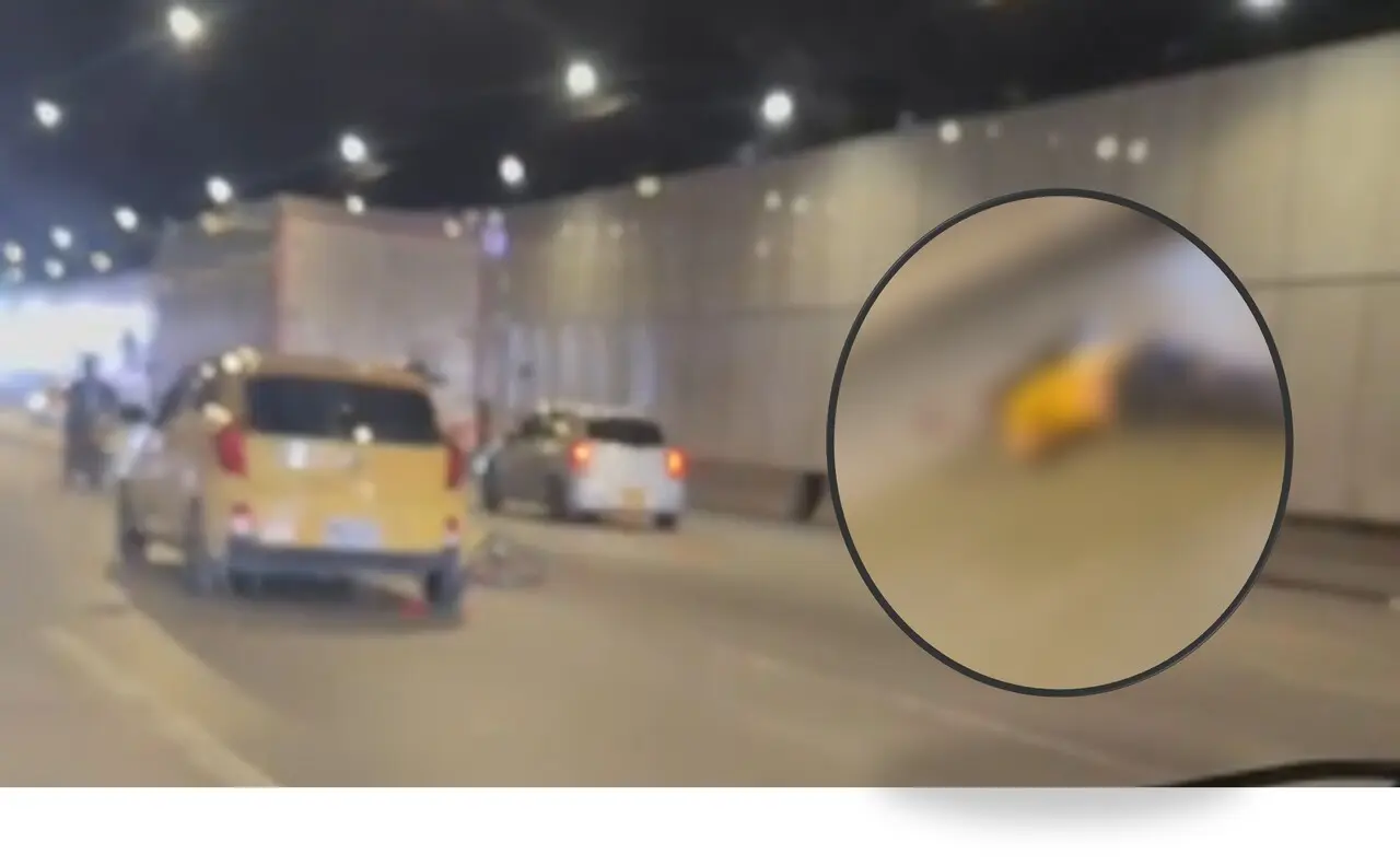 El ciclista se habría metido entre los carros, pese a la prohibición de circular vehículos de baja velocidad