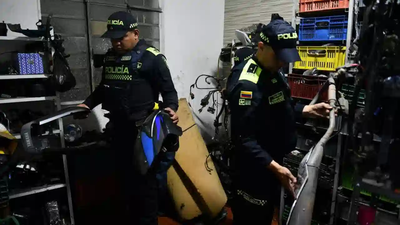 ¡Salió a la luz la guarida! Cámaras LPR delataron un deshuesadero de motos en el nororiente de Medellín