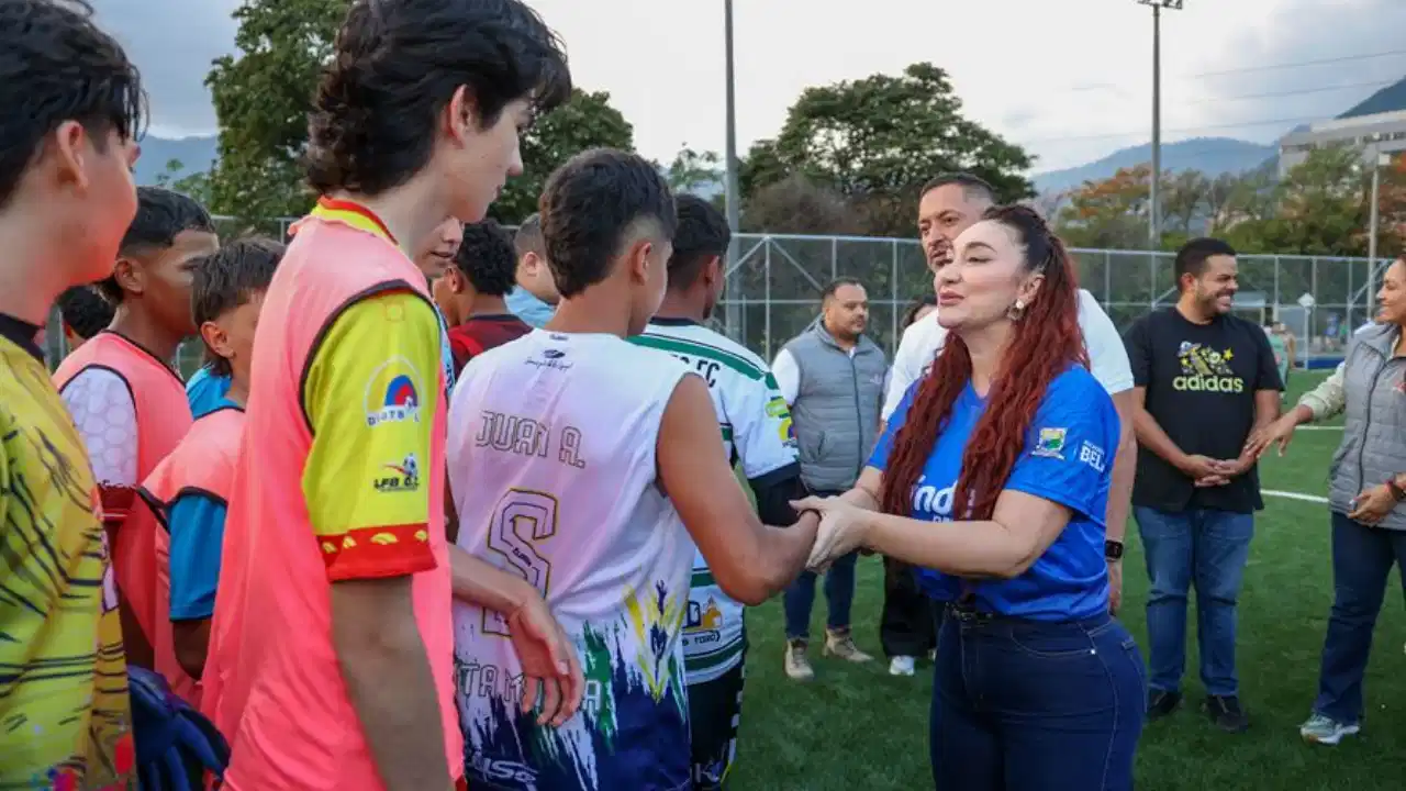 ¡A estrenar tenis! Bello entregó cuatro escenarios deportivos renovados