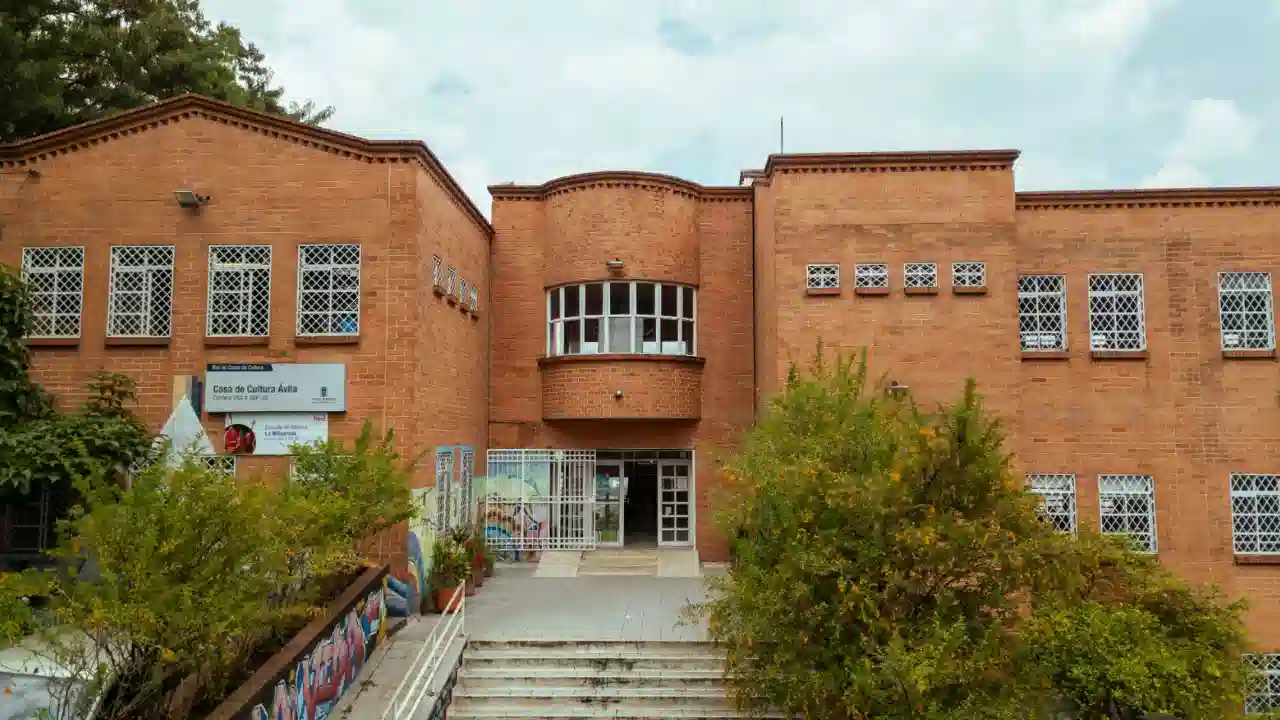 Medellín abre sus estudios de grabación profesionales para artistas locales