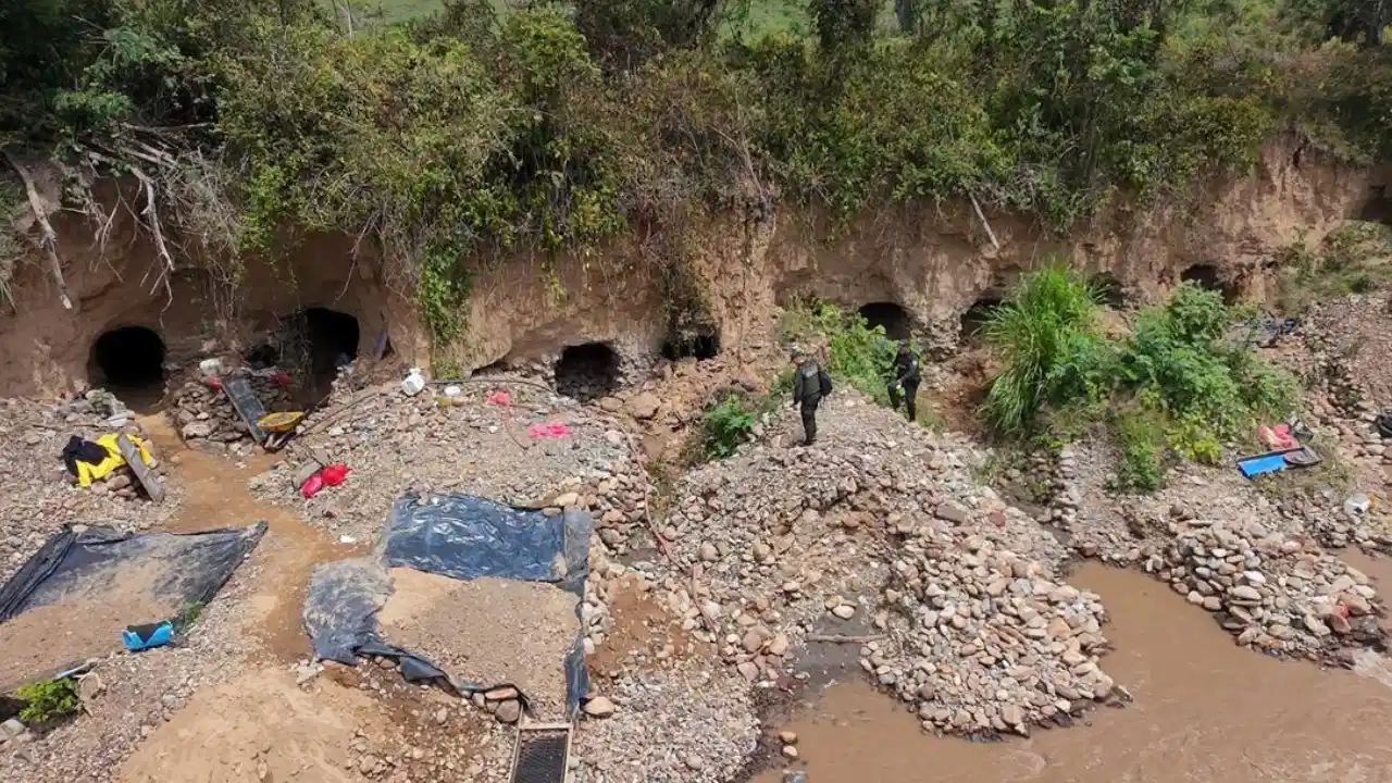 Se les acabó el 'negocito' del oro: 14 capturados y 24 minas ilegales destruidas en Fredonia, Antioquia