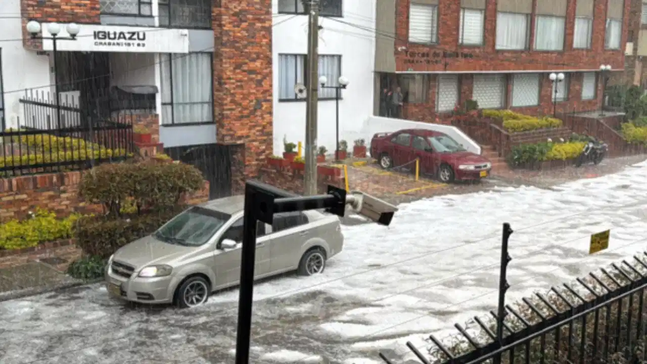 El norte de Bogotá es un solo charco: la Séptima y la Autonorte en emergencia tras granizada e inundaciones