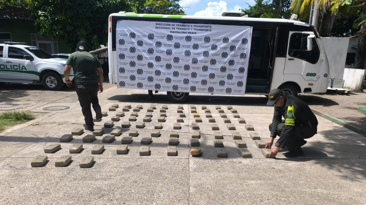 ¡Los pillaron en el peaje! Hallan 1.400 paquetes de marihuana creepy en la vía Bogotá–Villavicencio