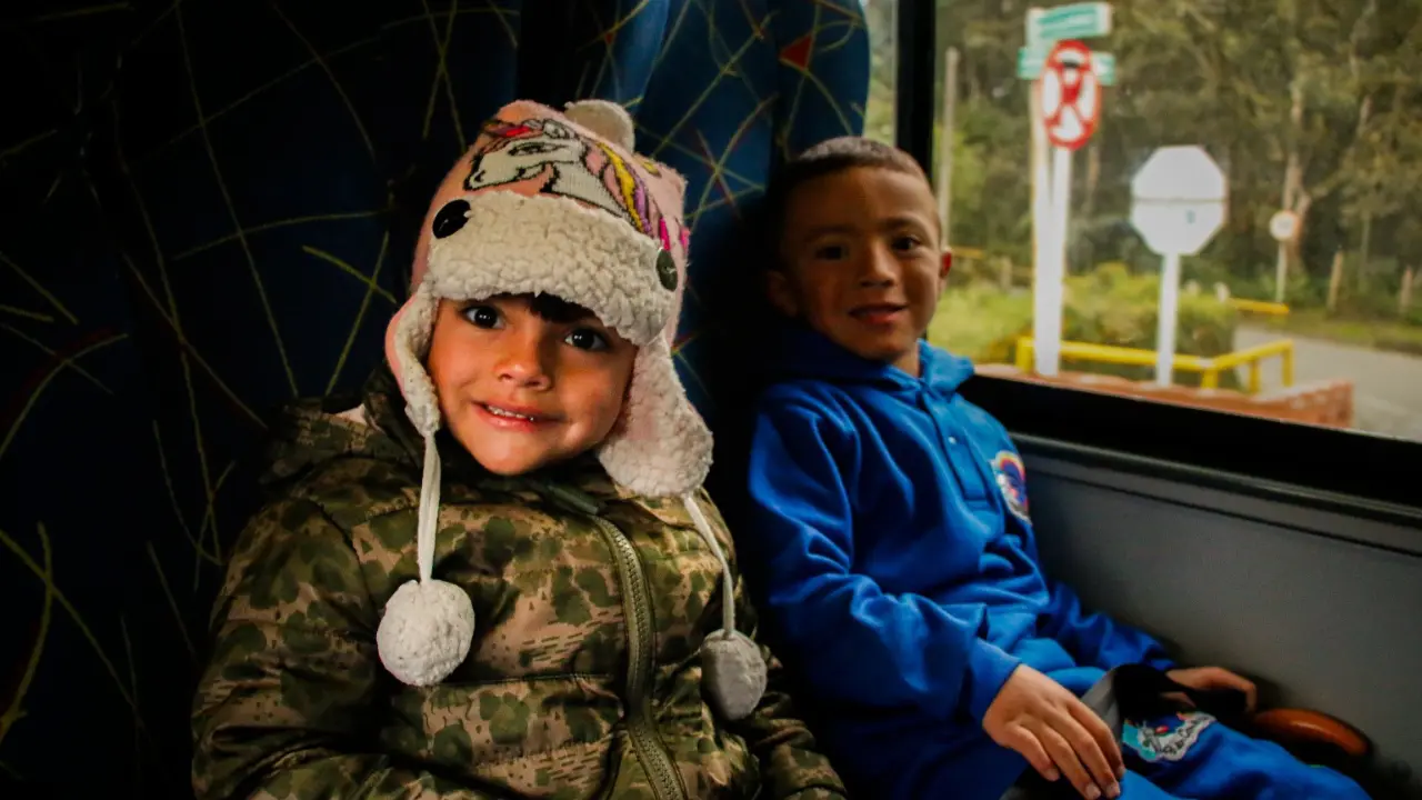 Medellín garantiza transporte gratuito para más de dos mil niños de Buen Comienzo