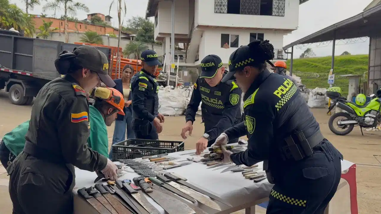 Rionegro destruye más de 400 armas que estaban rodando por calles