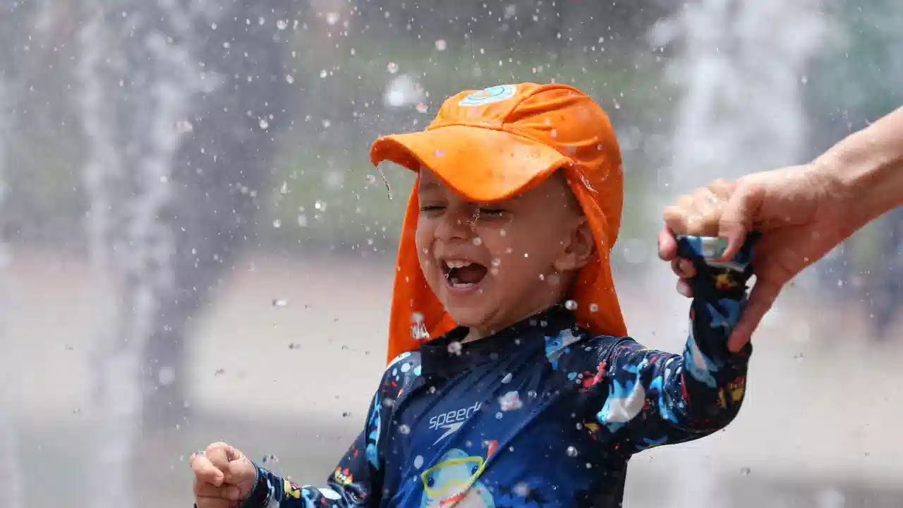¡Un llamado a las familias! Abren cupos en programa del Inder para bebés y niños en Medellín