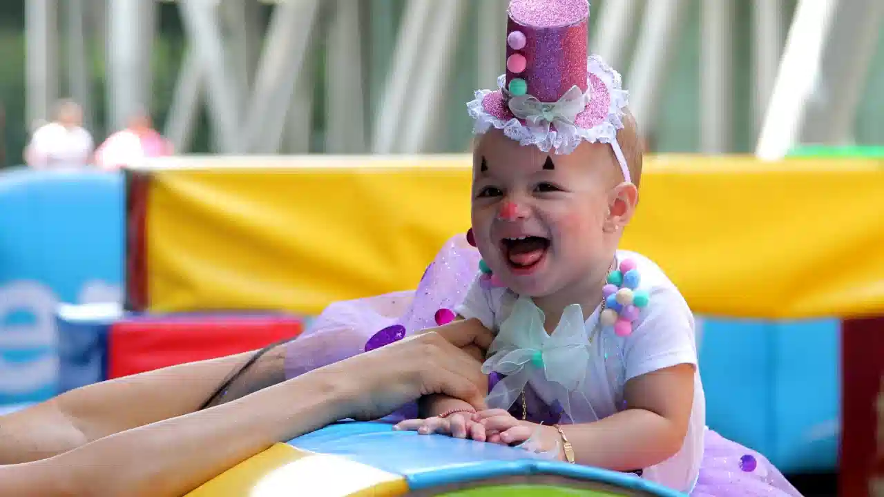 ¡Un llamado a las familias! Abren cupos en programa del Inder para bebés y niños en Medellín