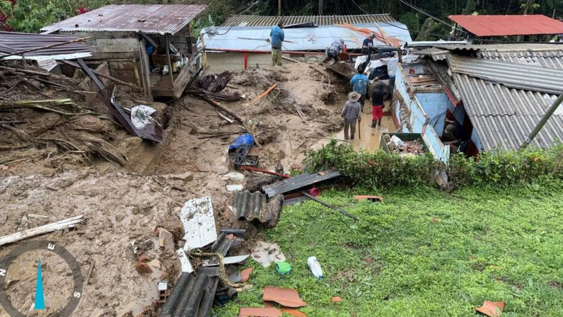 ¿Tragedia anunciada? Fuerte deslizamiento arrasó con tres casas y un beneficiadero en el Andes