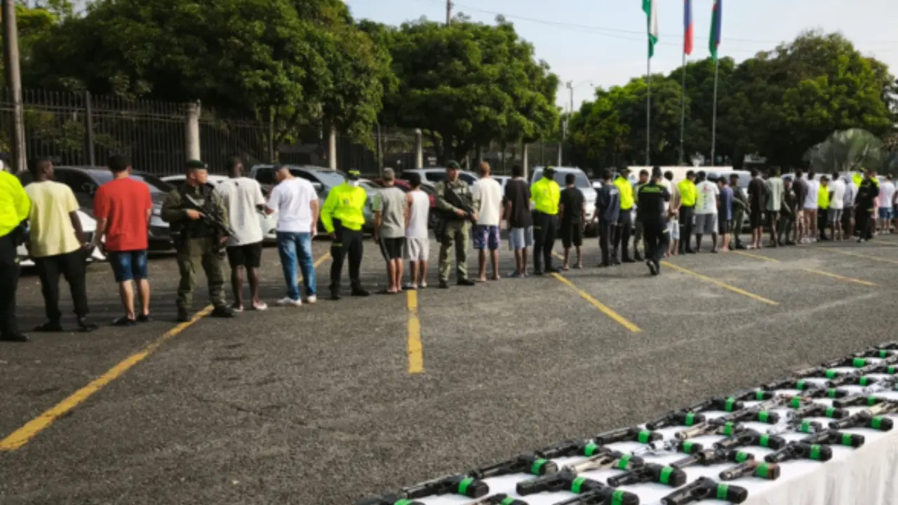 Bajan homicidios y hurto mientras golpean el multicrimen con capturas diarias en Cali