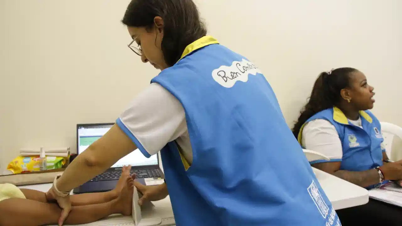 Buen Comienzo moderniza su sistema para vigilar el desarrollo de niños en Medellín