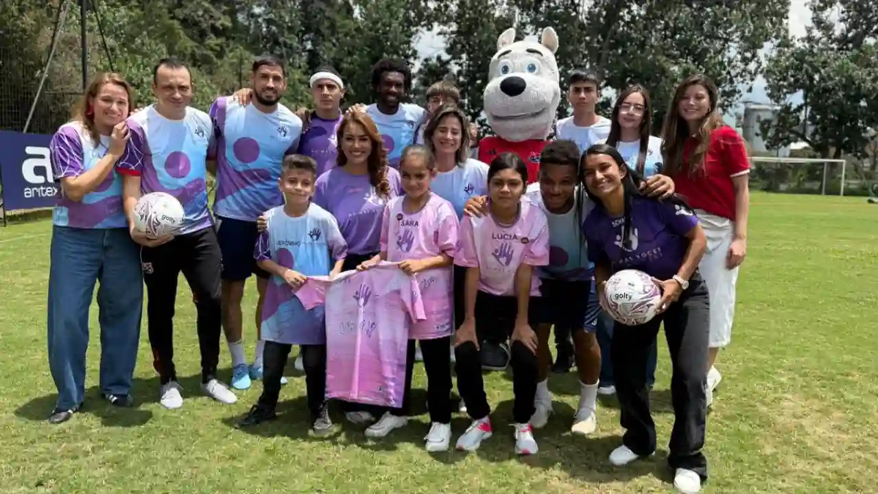 Clásico paisa se jugará con balón púrpura: el mensaje de Medellín contra la violencia en el fútbol
