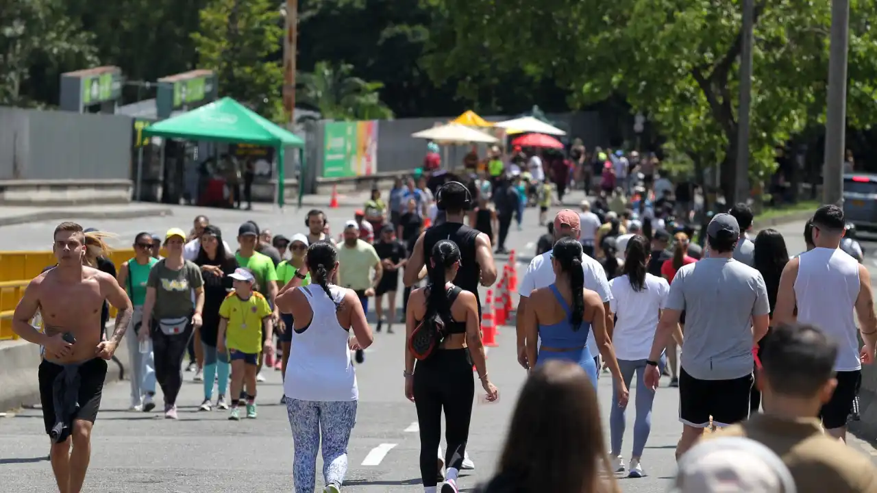 Domingo de elecciones frena el deporte en Medellín: piscinas cerradas y ciclovías suspendidas