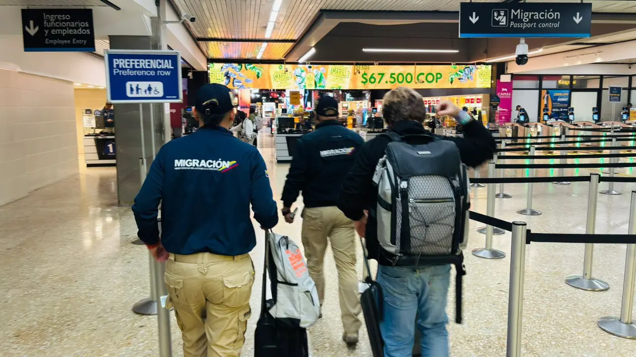 Estadounidense buscado por narcotráfico fue detenido y expulsado de Medellín