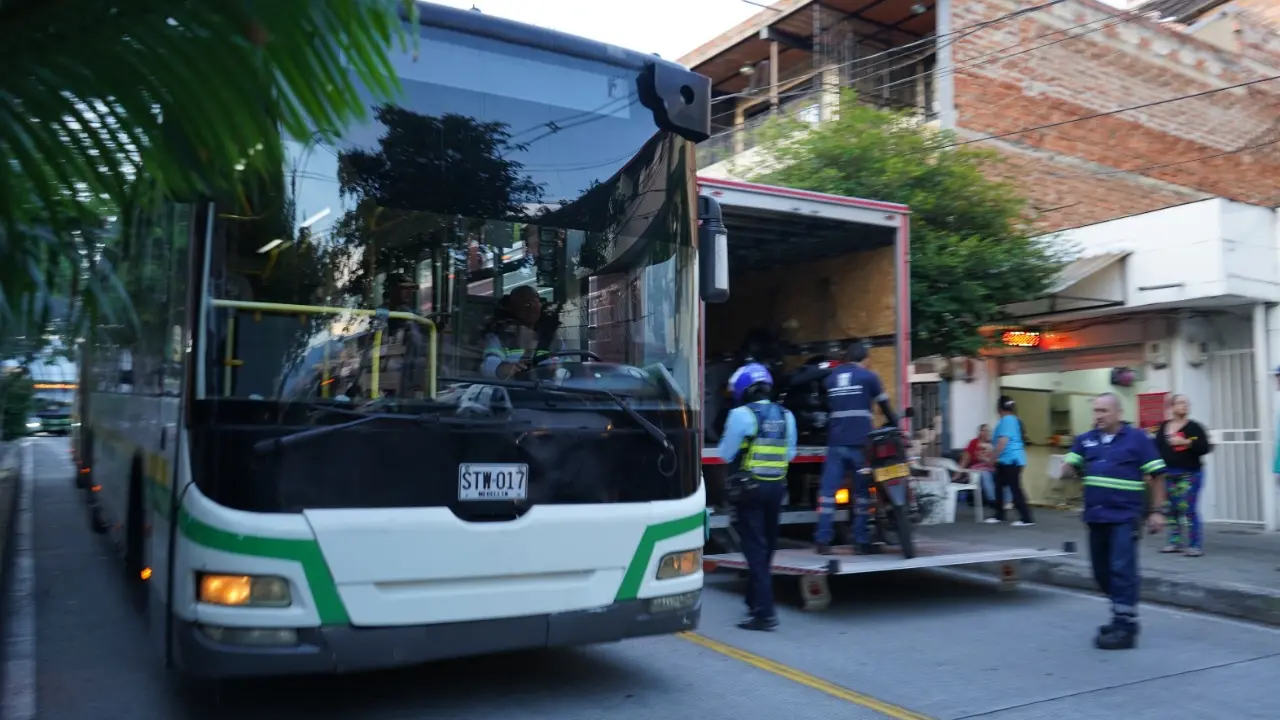 Fuerte control en Manrique: casi mil comparendos y más de 500 vehículos inmovilizados en la 45