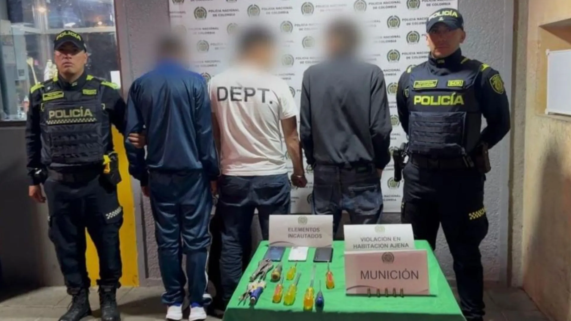 ¡Con las herramientas en la mano! Caen tres ladrones que pretendían saquear un edificio en Suba