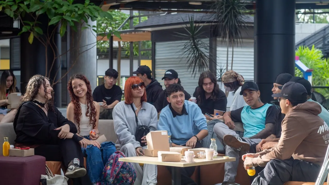 Medellín le apuesta al bienestar con 'El Parche', su nueva plataforma digital