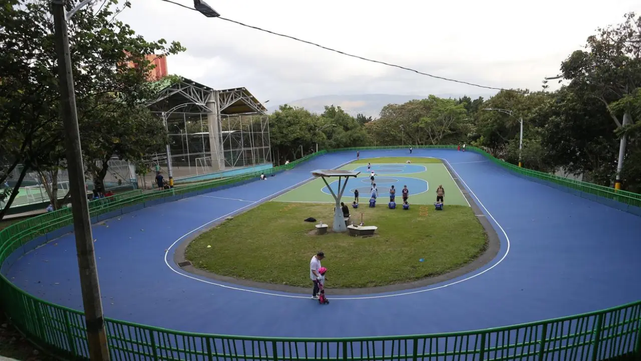 Avanzan obras de renovación en la Unidad Deportiva Barrio Cristóbal en Medellín