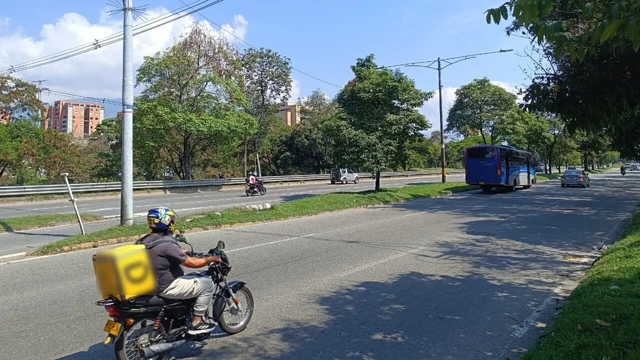 Sector de la Avenida Regional en el que un ciclista fue arrollado por una camioneta de alta gama la mañana de este domingo 15 de marzo. Foto: Cortesía