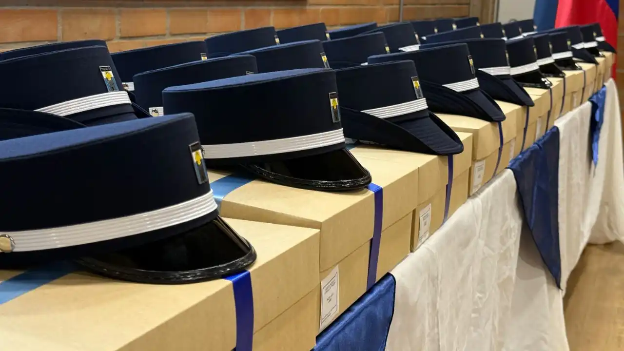 Programa de agentes juveniles de tránsito recibe dotación