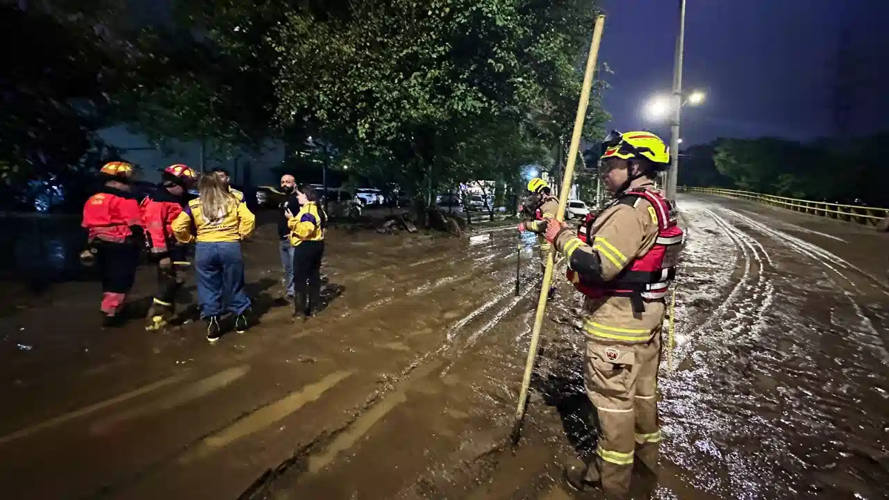 ‘Cayó en minutos el 34% de la lluvia del mes’: así explicó Fico Gutiérrez el caos en la Avenida El Poblado