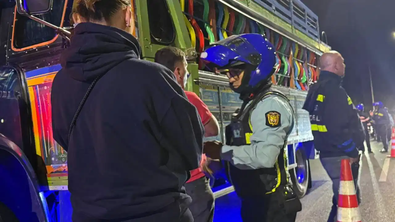 Apretón a las chivas rumberas en Medellín: van 130 operativos