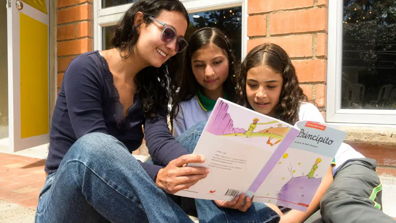 Medellín activa plan especial para cuidar estudiantes en Semana Santa