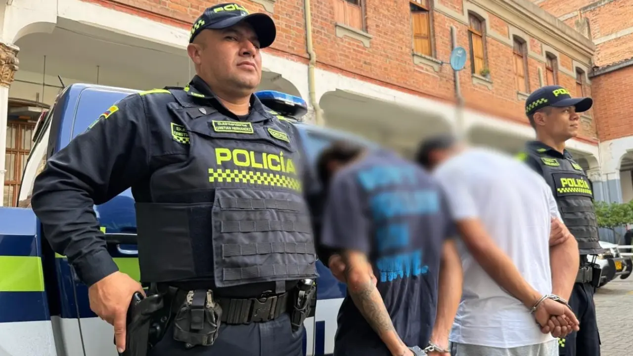 Caen tres hombres armados en el Centro de Medellín tras operativos de la Policía