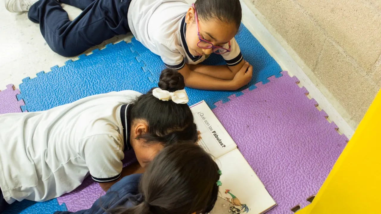 ¡A estrenar pupitres! Medellín invierte en mobiliario para 172 colegios