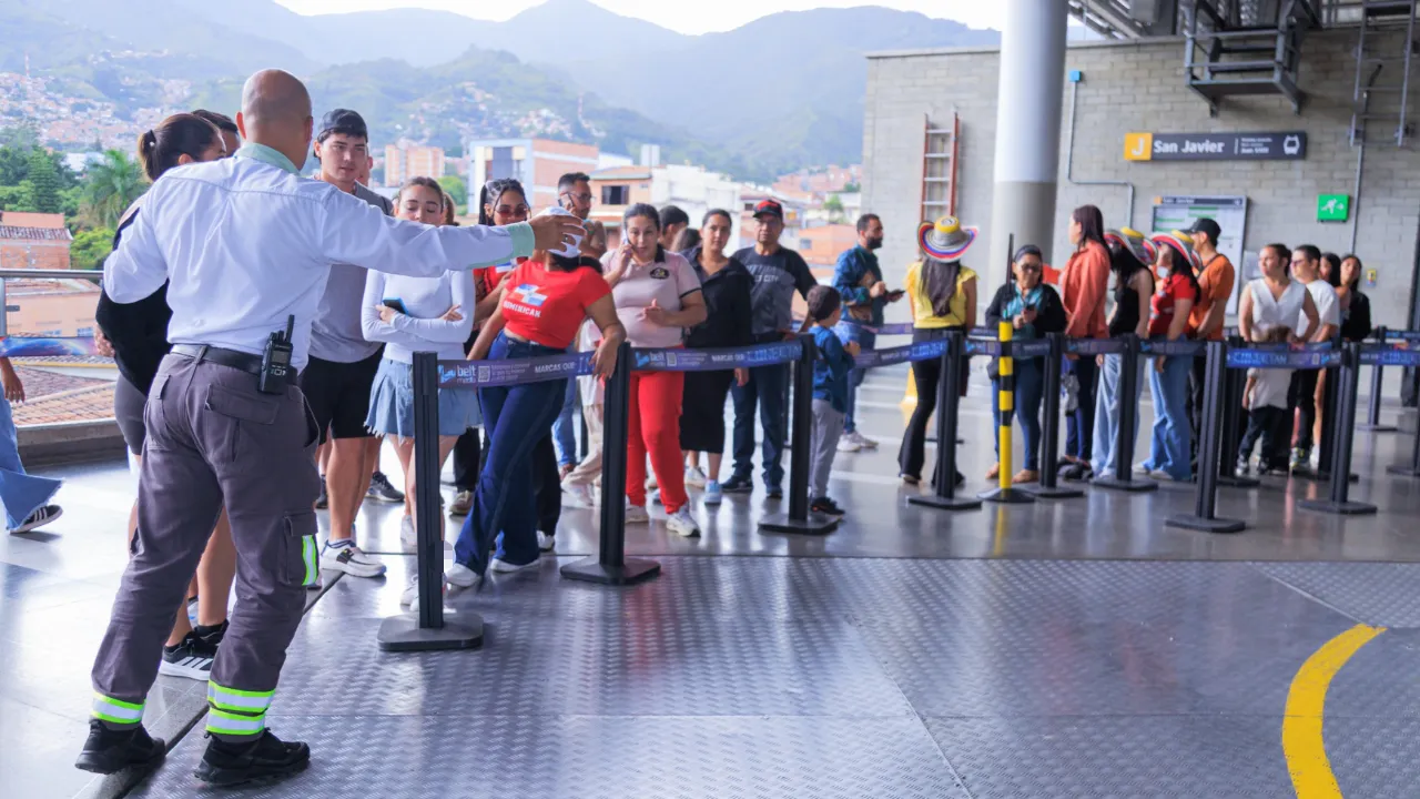 ¡El Metro de Medellín saca pecho! Usuarios lo califican con un 4,5 en encuesta de satisfacción
