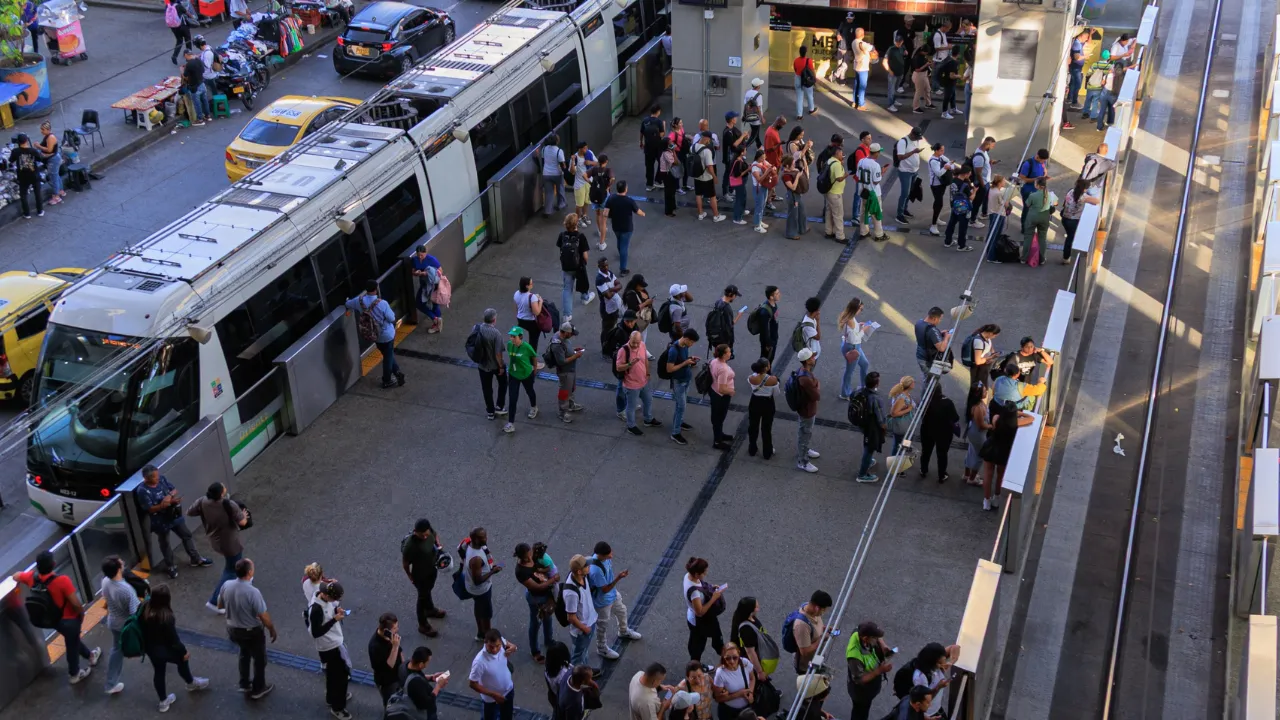¡El Metro de Medellín saca pecho! Usuarios lo califican con un 4,5 en encuesta de satisfacción