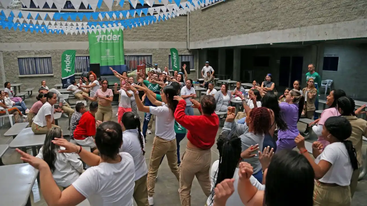 ¡Más allá de las rejas! 200 mujeres privadas de la libertad vivieron jornada de bienestar en Medellín