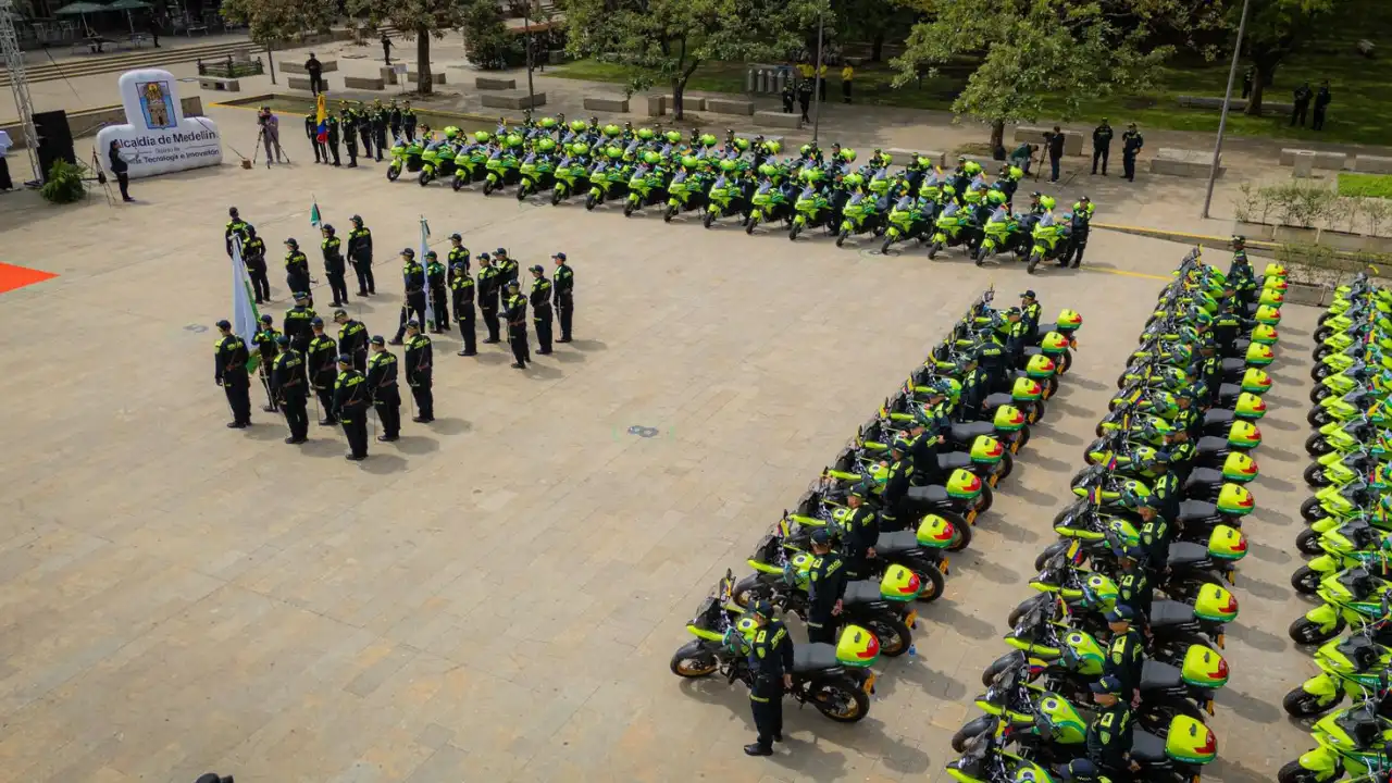 'Vamos por los bandidos': Fico anuncia nuevo grupo élite y 120 motos para combatir el crimen en Medellín